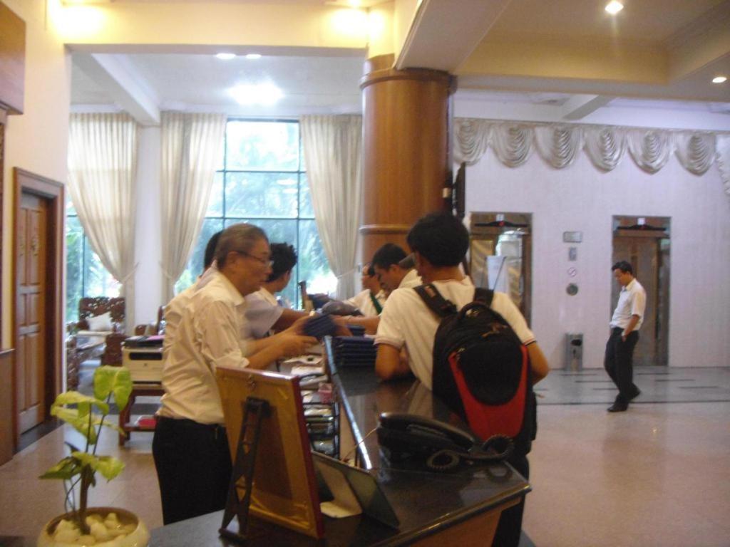 Asia Plaza Hotel Yangon Dış mekan fotoğraf