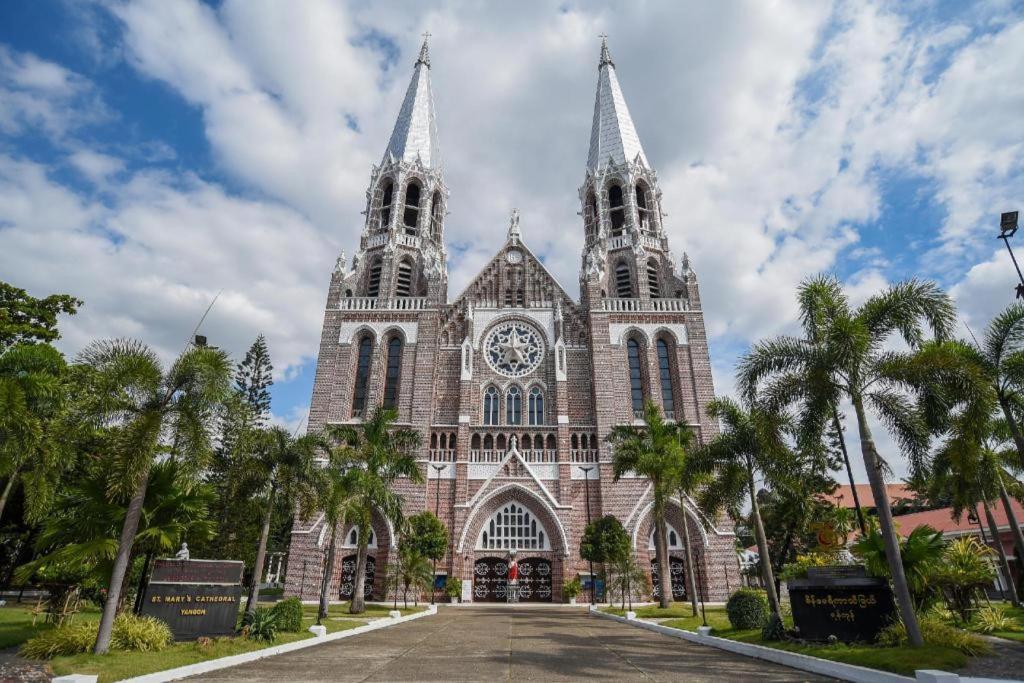 Asia Plaza Hotel Yangon Dış mekan fotoğraf