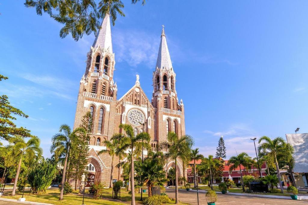 Asia Plaza Hotel Yangon Dış mekan fotoğraf