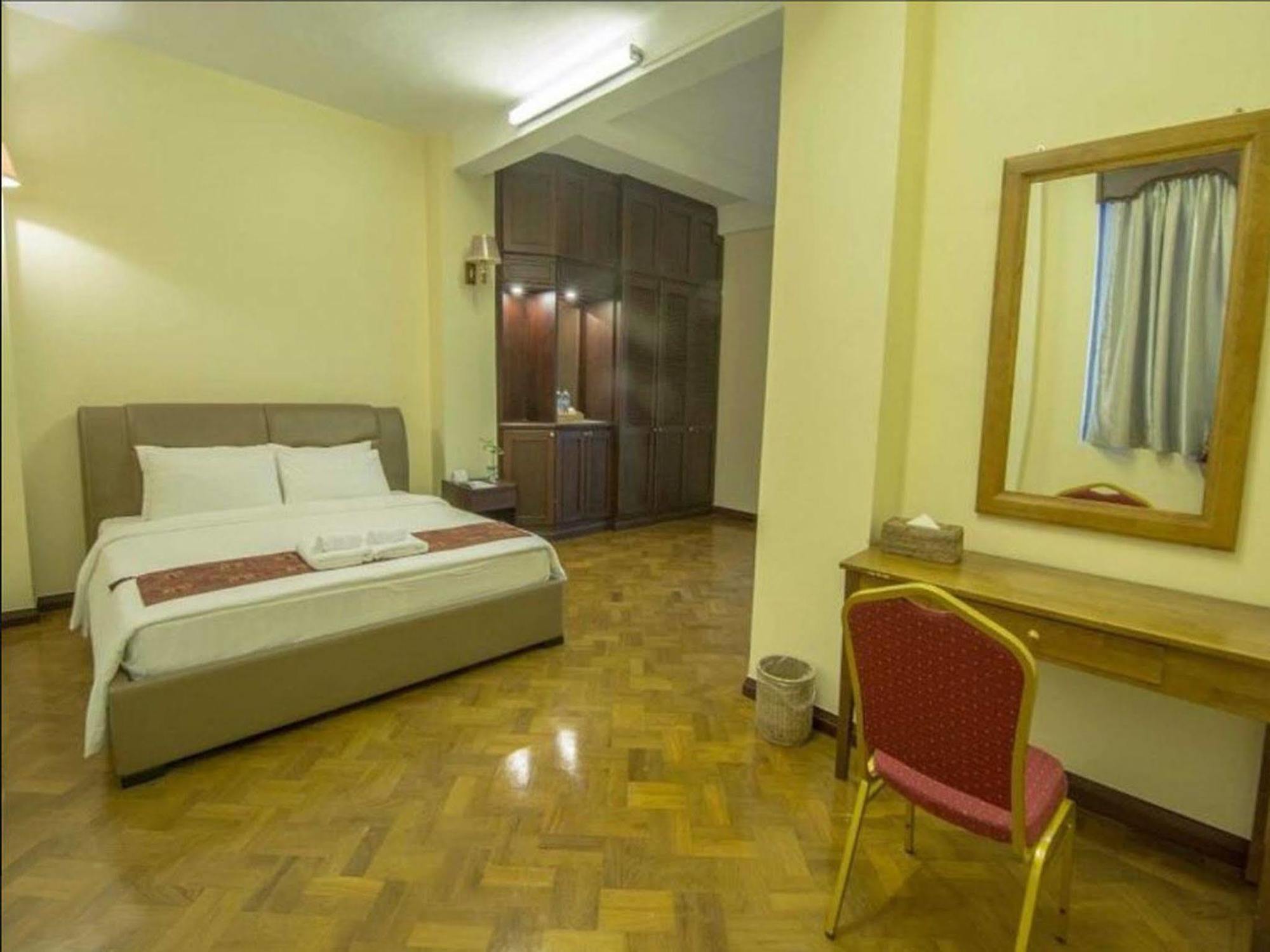 Asia Plaza Hotel Yangon Dış mekan fotoğraf
