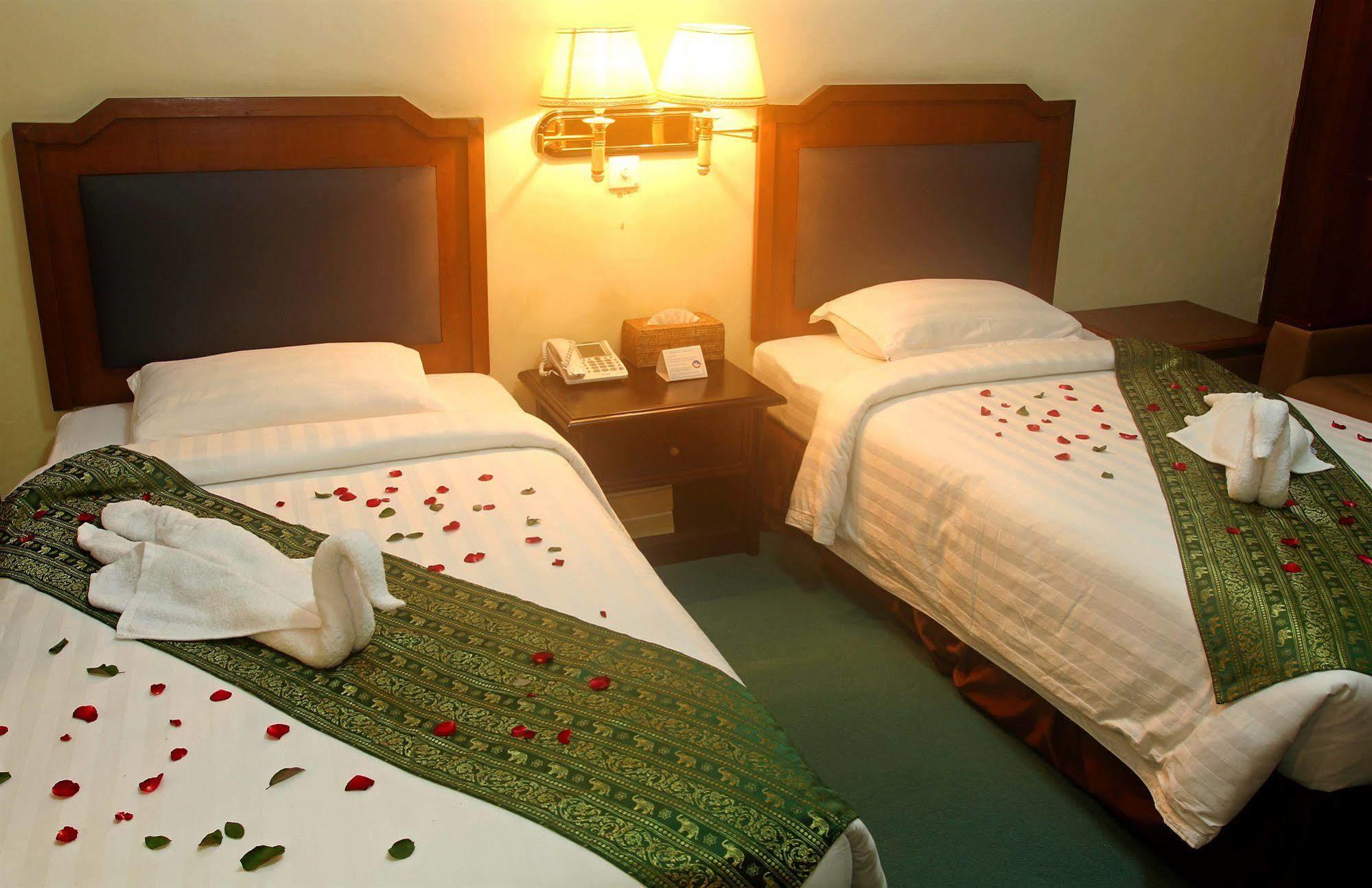 Asia Plaza Hotel Yangon Dış mekan fotoğraf