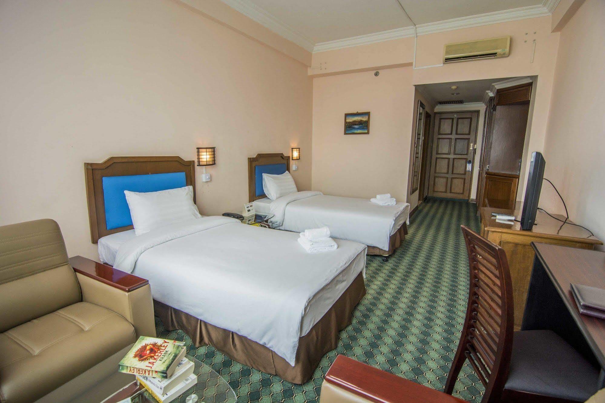 Asia Plaza Hotel Yangon Dış mekan fotoğraf
