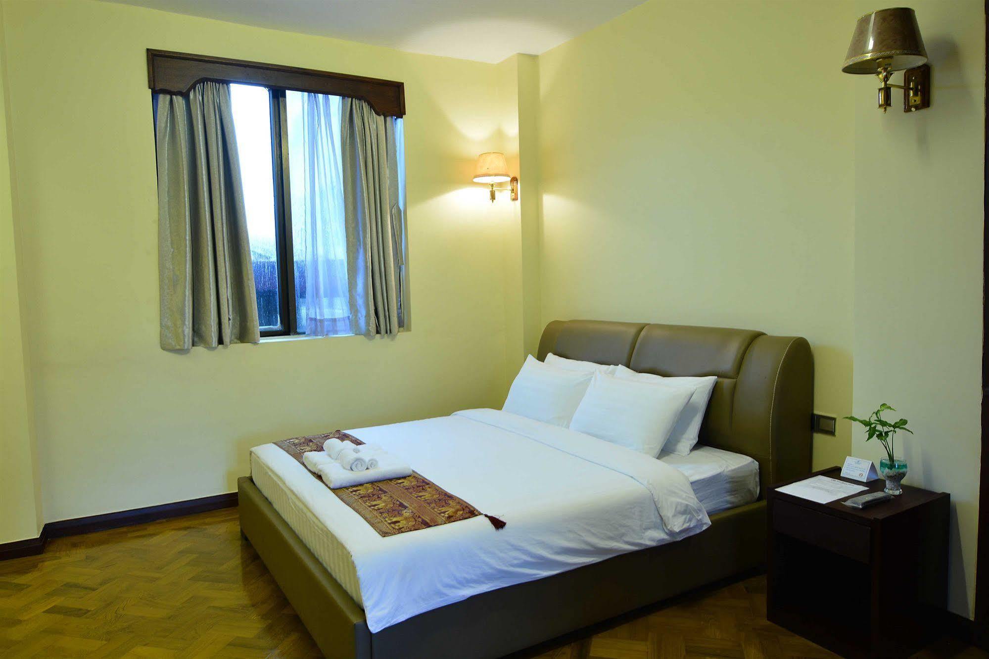 Asia Plaza Hotel Yangon Dış mekan fotoğraf