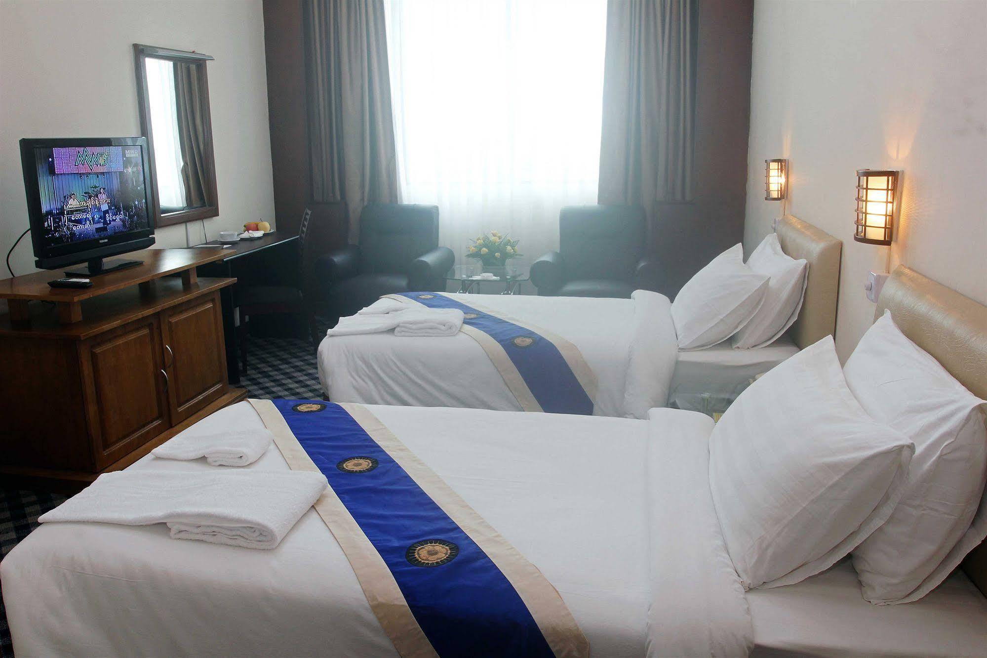 Asia Plaza Hotel Yangon Dış mekan fotoğraf