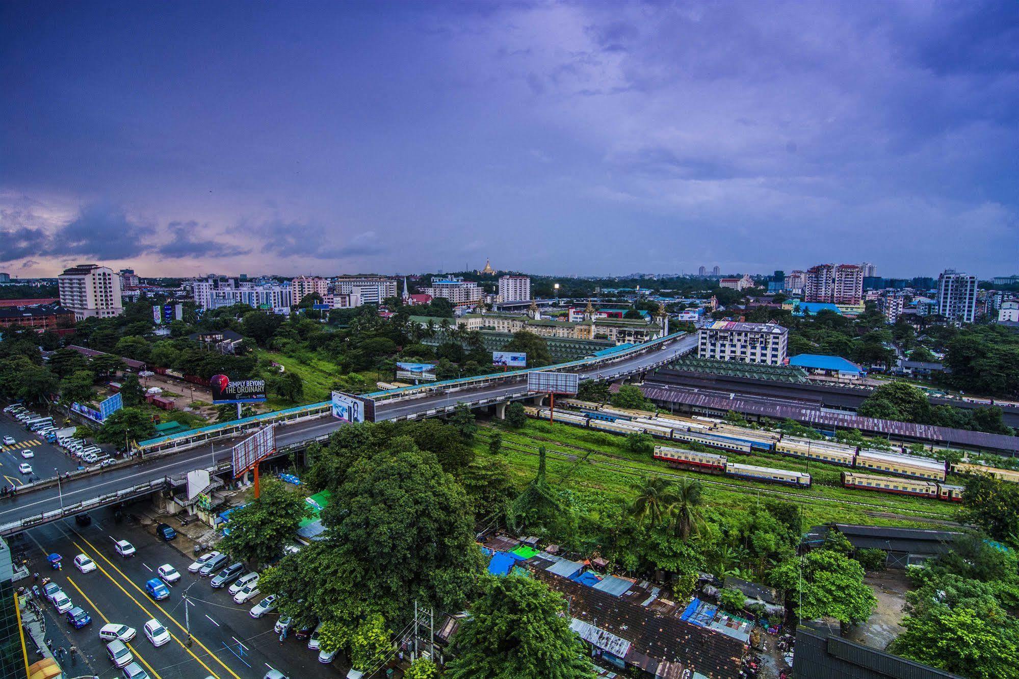Asia Plaza Hotel Yangon Dış mekan fotoğraf
